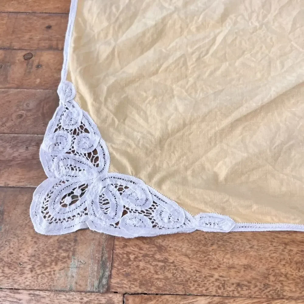 Vintage Handmade Linen Floral Lace Scandinavian Pale Yellow Tablecloth 33 x 31